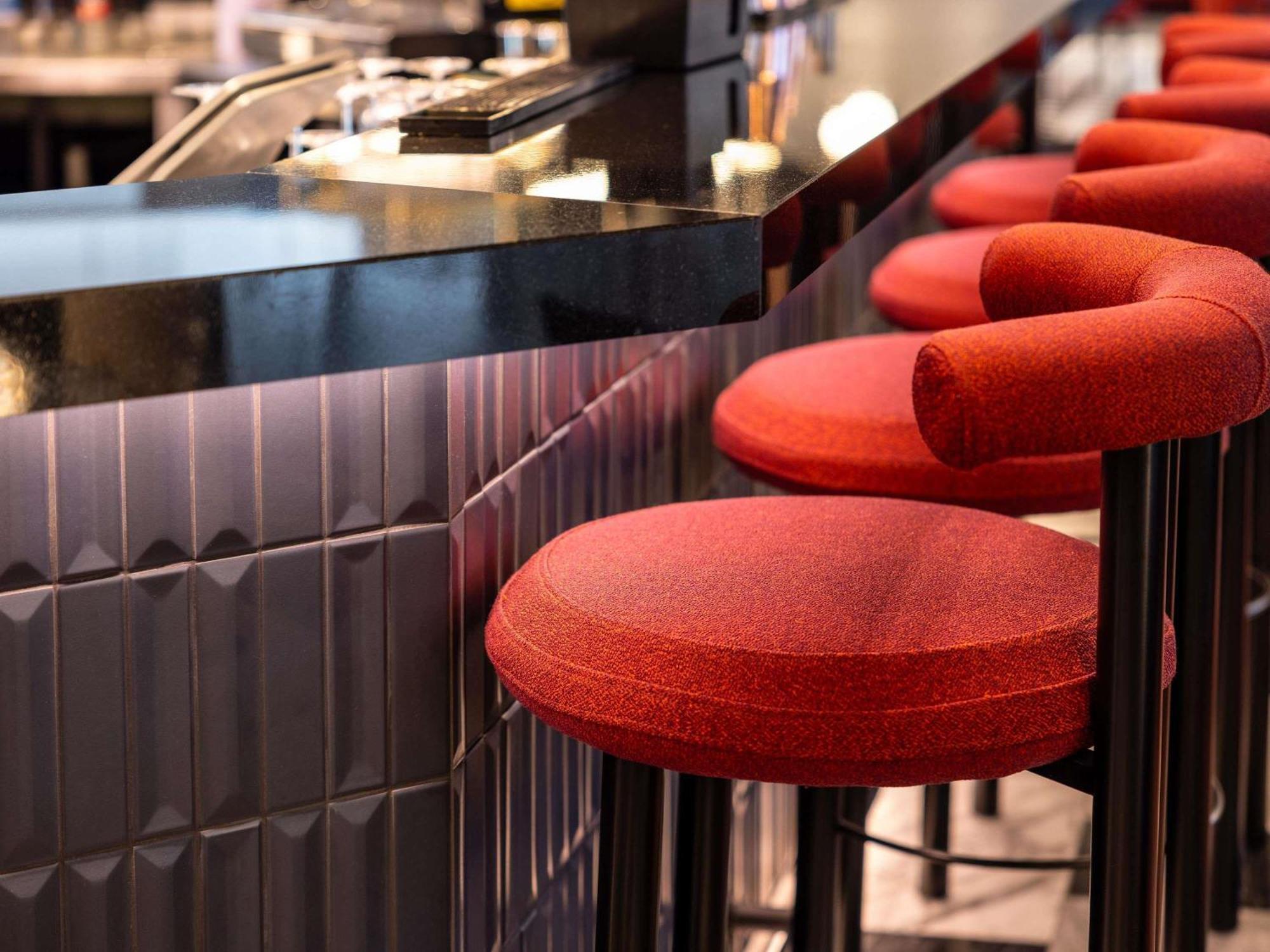 Tribe Manchester Airport By Accor Хейл Экстерьер фото